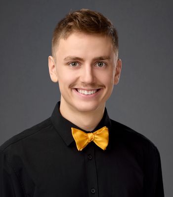 Portrait of Sam Meredith, Realtor®.